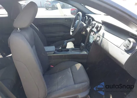 2005 Ford Mustang V6 Deluxe/V6 Premium from USA, damaged, VIN 1ZVFT80N955128353